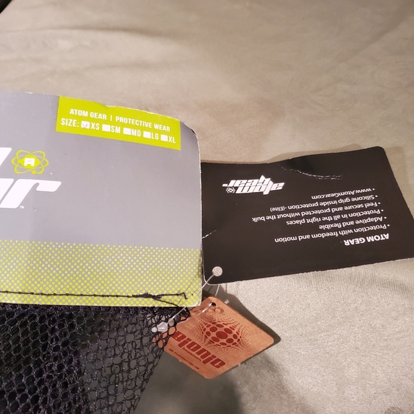 Atom Bionic Gear pullover knee pads / gaskets - Picture 3 of 6